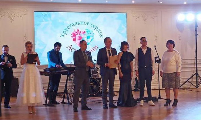 В администрации Астрахани наградили юных героев и добровольцев