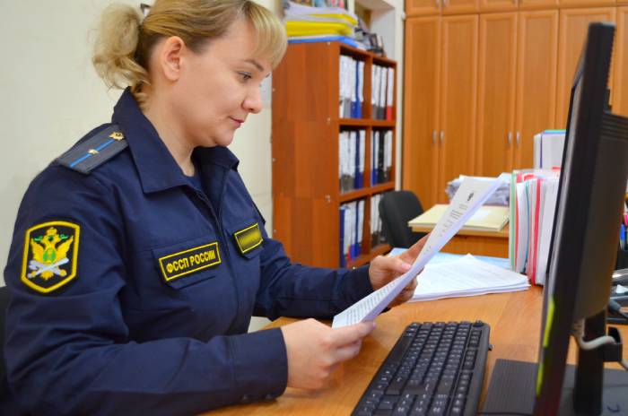 В Астрахани наказали коллекторов, которые угрожали женщине из-за чужого долга