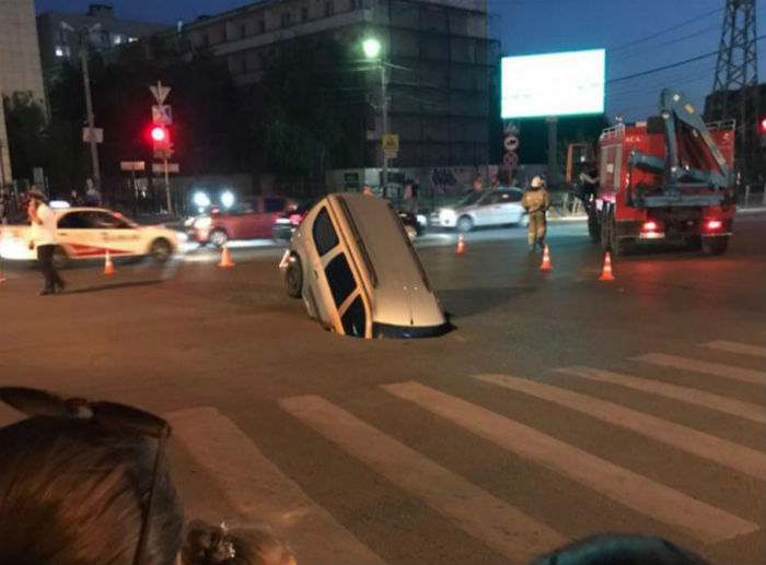 В Астрахани на пять дней перекроют улицу Академика Королева в районе провала