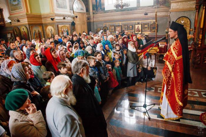 В каких астраханских храмах пройдут Богослужения на Пасху 