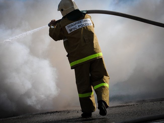 В Астрахани сгорел автомобиль