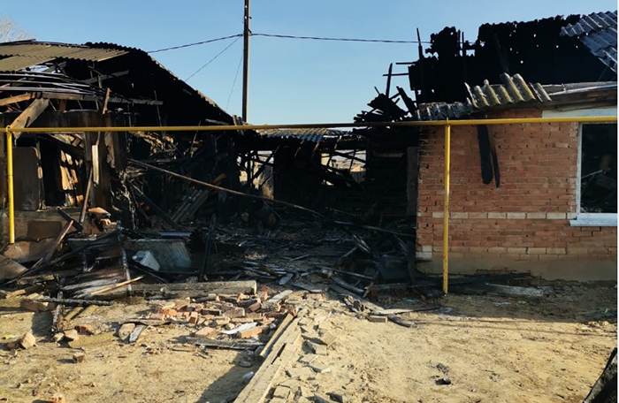 Смертельный пожар под Астраханью устроили оставшиеся без присмотра дети