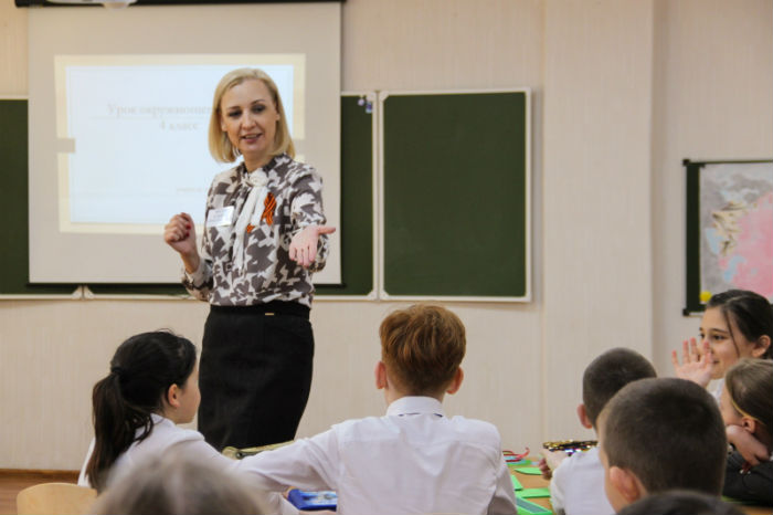 Астраханские учителя получили первые 5 тысяч за классное руководство