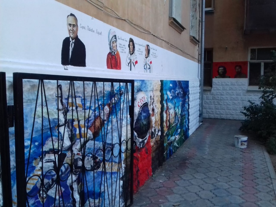 "ПУНКТ-А" выяснил историю происхождения граффити на улице Молодой Гвардии