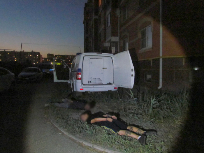 Астраханская полиция задержала преступников, напавших на пункт скупки катализаторов. Видео