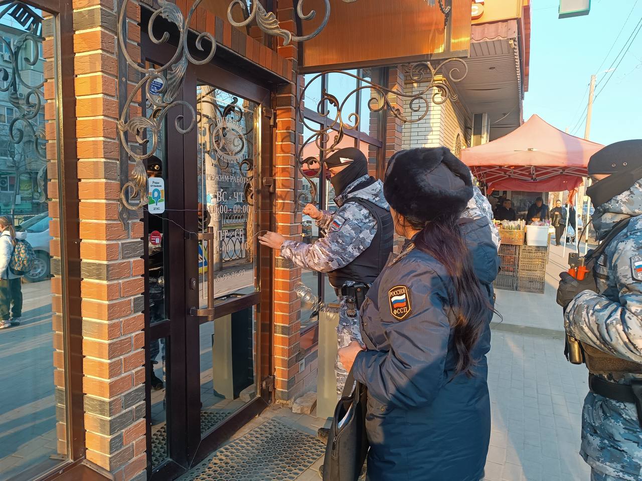 Популярное астраханское кафе закрыли из-за нарушений требований СанПиНа