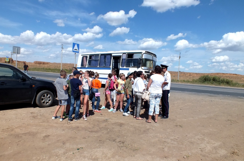 Под Астраханью задержан водитель автобуса, перевозивший школьников со множественными нарушениями