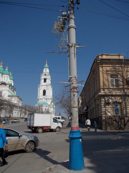 Астраханские активисты предложили сделать фонарный столб «Памятником борьбе с коррупцией»
