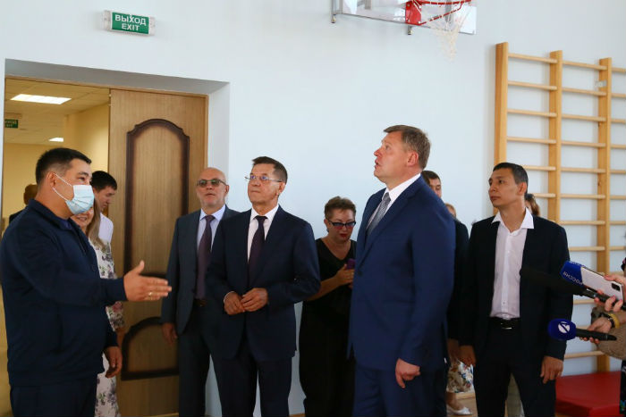 Игорь Бабушкин и Александр Жилкин открыли новую школу в Началово