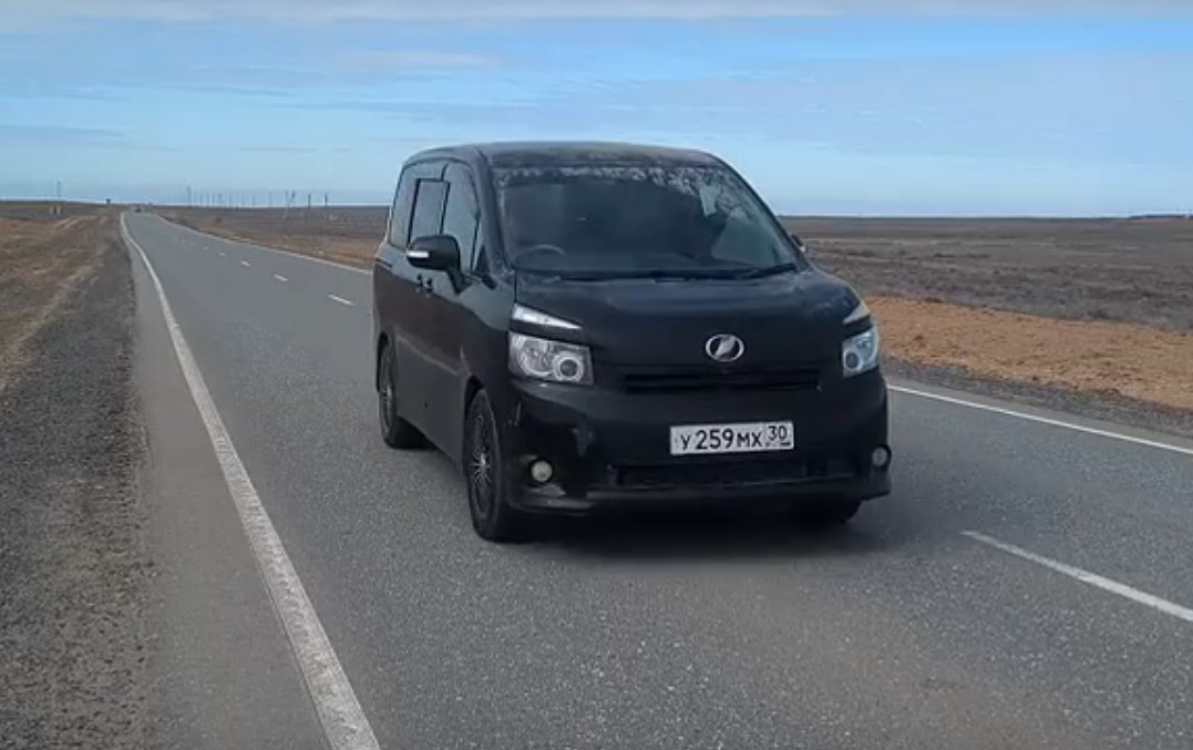 Семейный минивэн передали на передовую астраханским бойцам