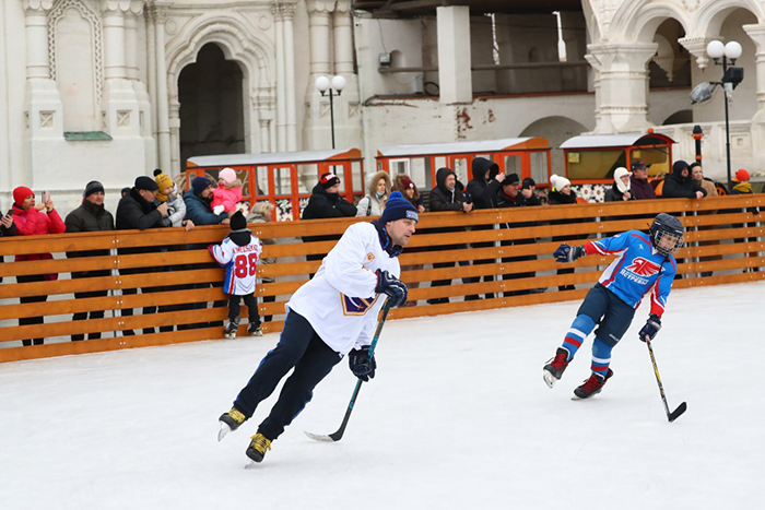 Чемпион мира по хоккею Алексей Яшин провел мастер-класс в Астраханском кремле