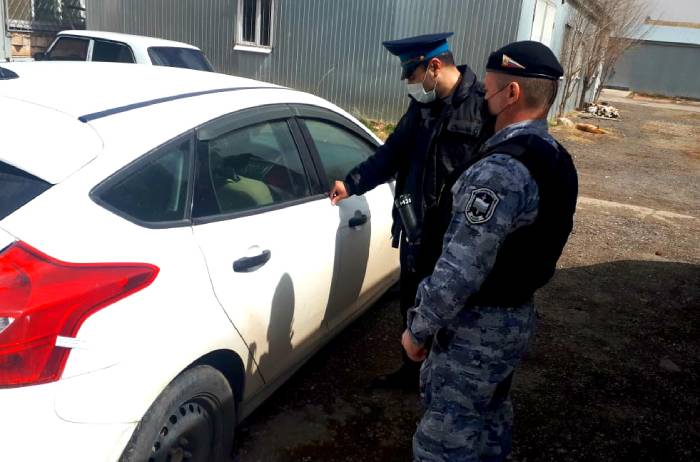 Астраханец отдал многотысячный долг сыну, чтобы вернуть себе автомобили