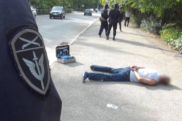 Проследил, избил, запер в квартире: подробности дерзкого ограбления астраханки