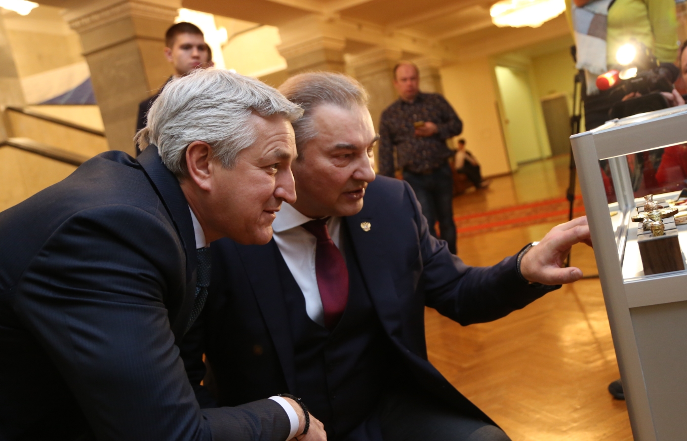 Леонид Огуль поздравил с юбилеем лучшего хоккеиста XX века