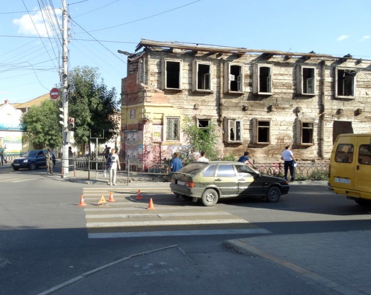 В Астрахани автомобиль сбил велосипедиста