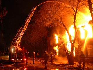 В Астрахани сгорели два дома в районе Больших Исад