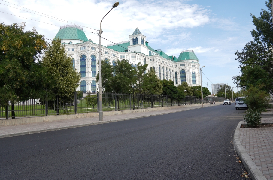 Второй слой асфальта укладывают на Коммунистической 