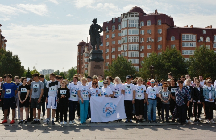 Традиционную астраханскую эстафету пробежали более 1100 человек