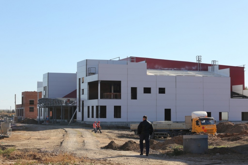 Сергей Морозов проинспектировал строительство гребного центра в Яксатово