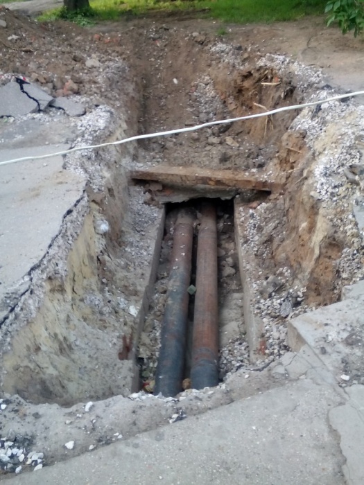 Будьте аккуратнее. На одной из улиц Астрахани разрыли теплотрассу