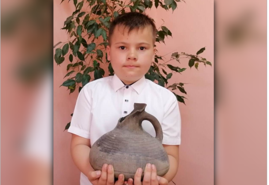 Астраханский школьник случайно нашел артефакт времен Хазарского каганата