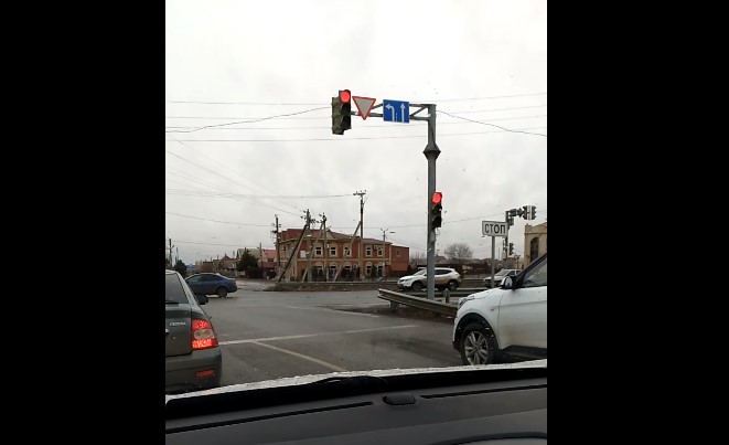 Астраханцы сообщают о новых знаках у Нового моста