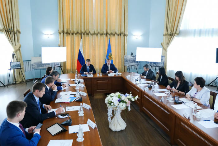 Глава минэкономразвития Максим Решетников сел в лужу с оценкой российской экономики во время визита в Астрахань