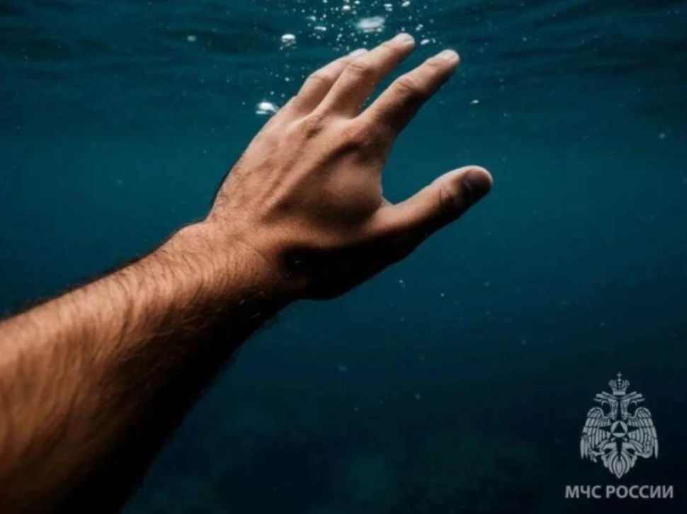 Под Астраханью мужчина утонул, упав в воду между садками с рыбой 
