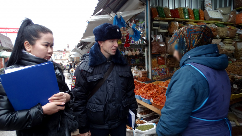 В Астрахани на Большие Исады нагрянули полицейские и судебные приставы