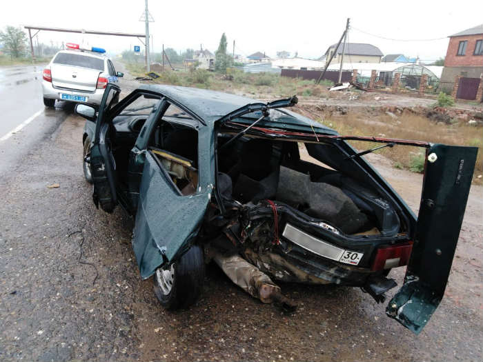 Астраханец серьезно пострадал, врезавшись в дорожный знак