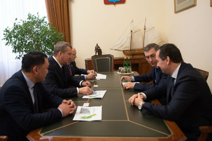 Председатель Поволжского банка Александр Анащенко и врио губернатора Астраханской области Сергей Морозов обсудили перспективы дальнейшего сотрудничества