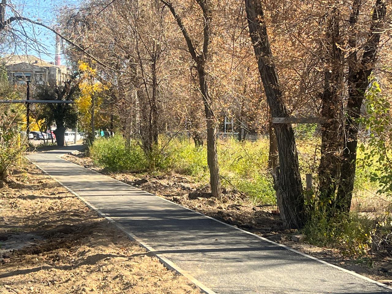 Астраханцы совместно с властью благоустраивают свои микрорайоны и дворы