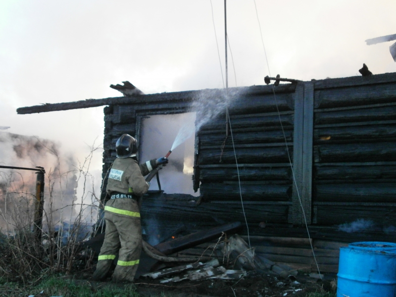 В Астраханской области дотла сгорел жилой дом