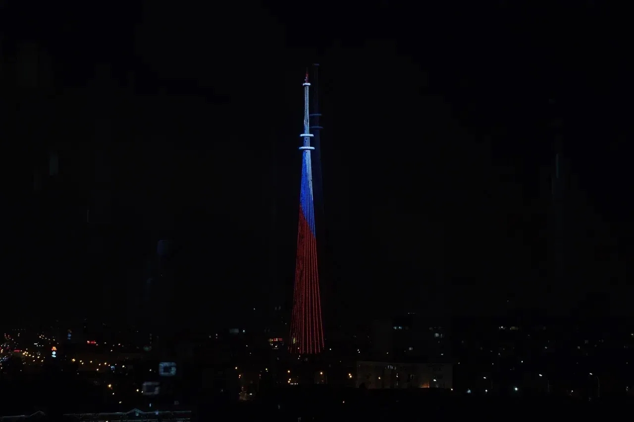 Космос в эфире: астраханская телебашня зажжётся ракетой и планетами в День космонавтики