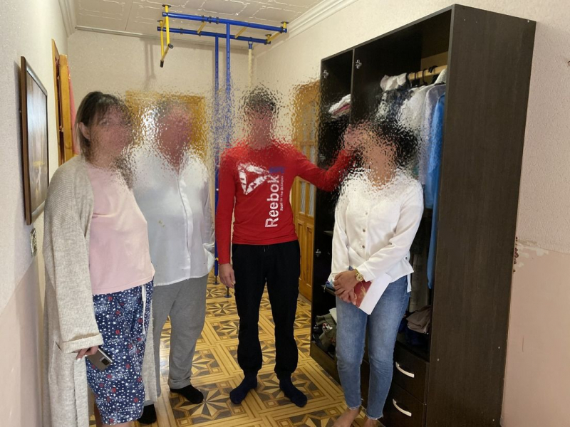 Астраханка оставила мужчину на ночь без внимания и получила за это угли