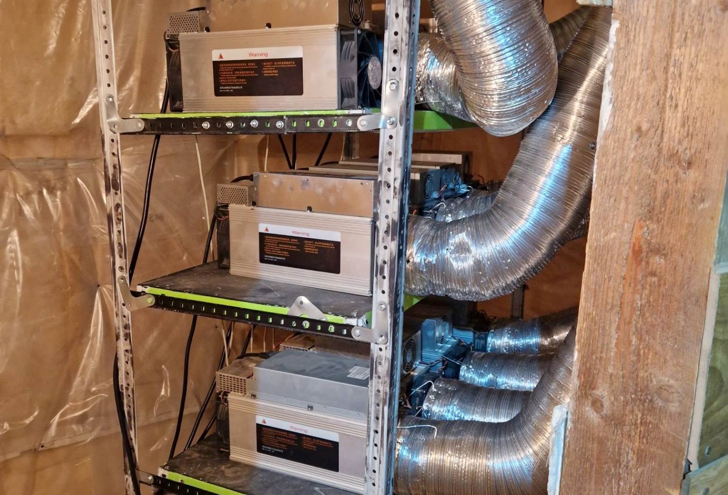 В Астрахани обнаружили майнинг-ферму, похитившую электричество на 3,5 млн рублей