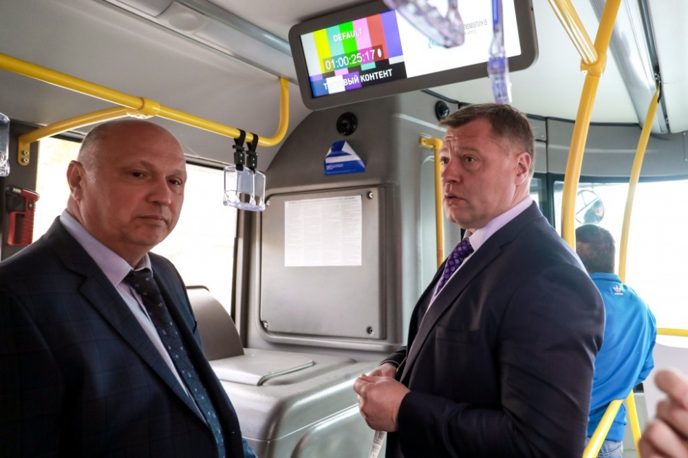 Врио губернатора Астраханской области прокатился на синеньком автобусе