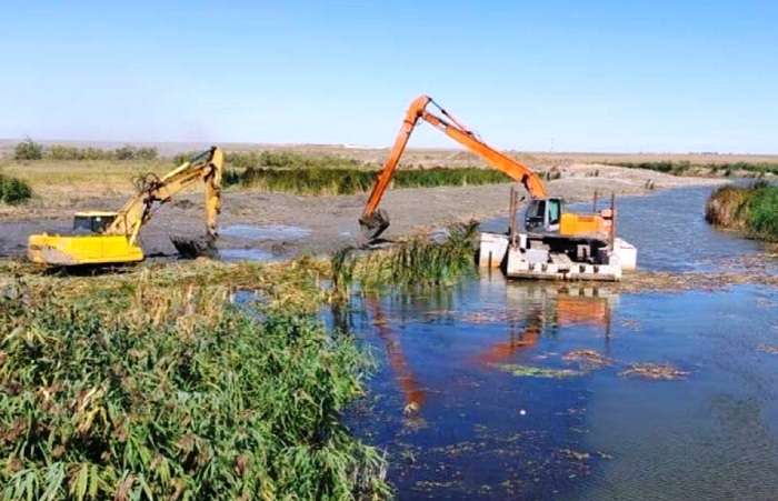 С помощью нового нацпроекта Астраханская область расчистит еще 97 км местных водоемов