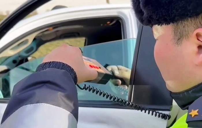 За рейд астраханские автоинспекторы задержали 130 водителей из-за неправильной тонировки машин