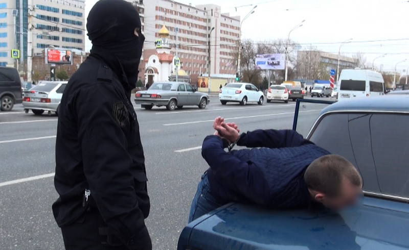 Двое астраханцев пытались обокрасть трех автоледи при помощи высоких технологий