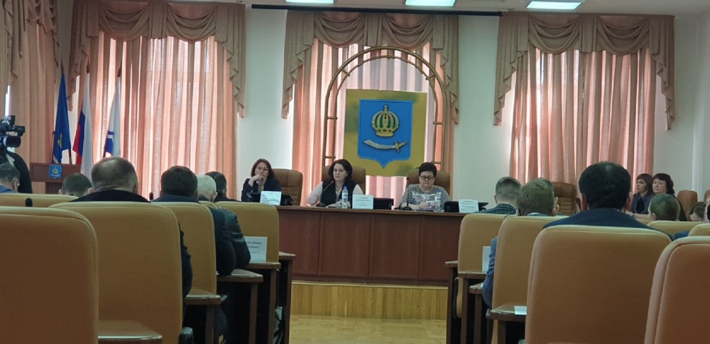 В Гордуме Астрахани отказались от выборов по партспискам и двоевластия