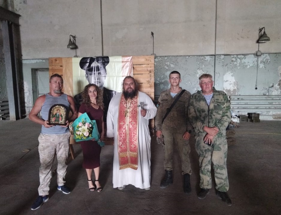 Оперная певица из Астрахани спела для десантников на передовой