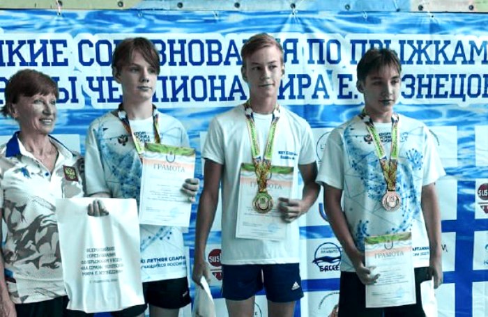 Юные астраханцы выиграли 9 медалей на всероссийских соревнованиях по прыжкам в воду