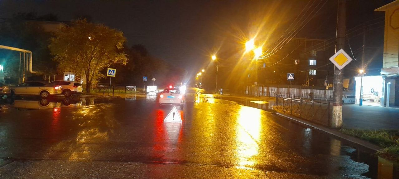 В Астрахани неизвестный сбил девушку и скрылся с места ДТП