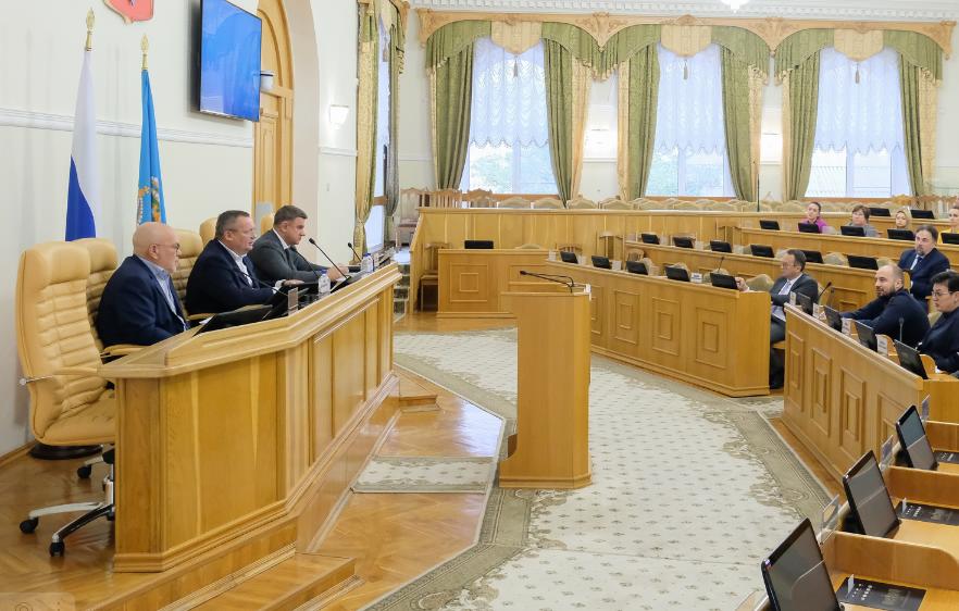 Астраханские депутаты сократили свои траты на 10 млн, чтобы перевести средства на выплаты мобилизованным