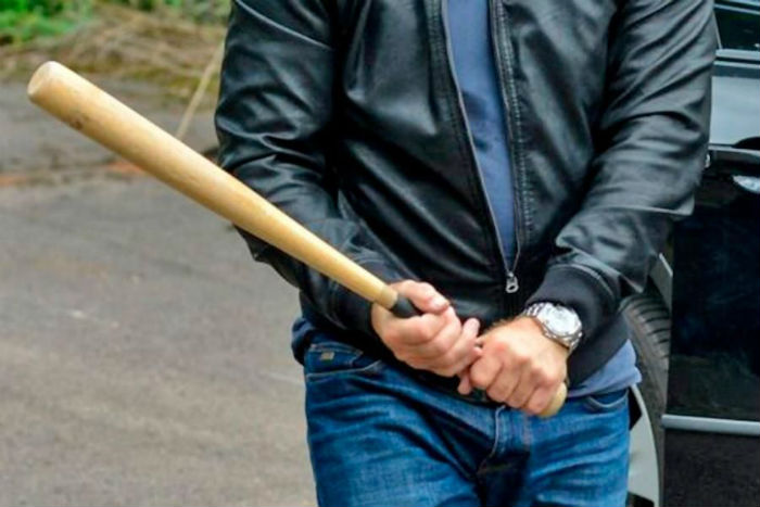 Астраханец избил соседа до потери сознания из-за громкой музыки