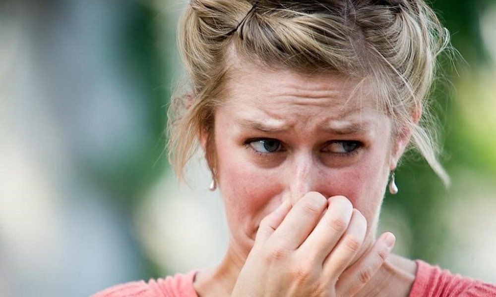 Астраханцев снова мучает запах газа