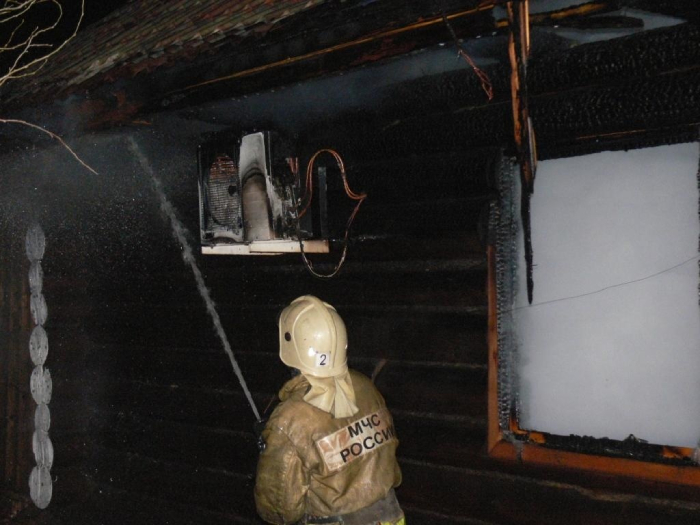 Ночью в Ахтубинском районе сгорел дом