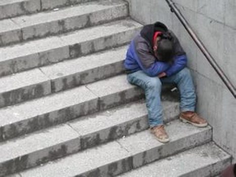 В Астрахани 12-летний мальчик три ночи провел в подъездах многоэтажек