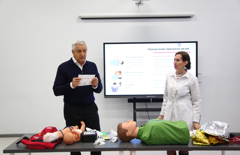 «Готов к санитарной обороне»: студенты Астраханского политехнического колледжа прокачали навыки оказания первой помощи